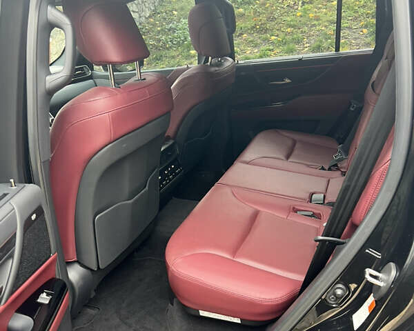 Лексус ЛХ 2023 у Києві на Automoto.ua Чорний Лексус ЛХ, об'ємом двигуна 3.35 л та пробігом 60 тис. км за 116999 $, фото 5 на Automoto.ua