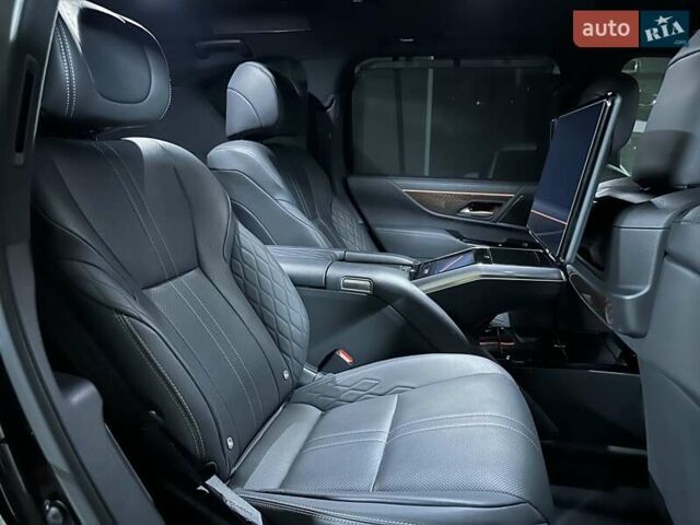 Черный Лексус ЛХ, объемом двигателя 3.45 л и пробегом 26 тыс. км за 137000 $, фото 43 на Automoto.ua