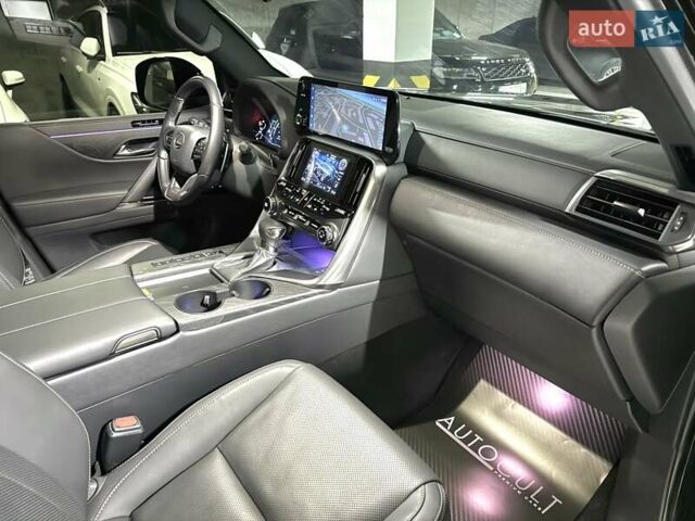 Черный Лексус ЛХ, объемом двигателя 3.35 л и пробегом 35 тыс. км за 125000 $, фото 34 на Automoto.ua