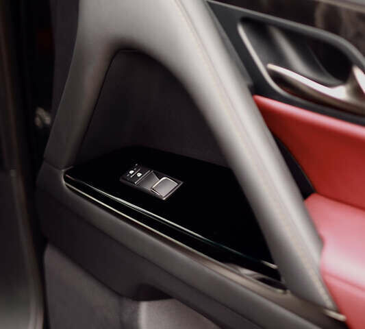 Черный Лексус ЛХ, объемом двигателя 3.35 л и пробегом 56 тыс. км за 116999 $, фото 22 на Automoto.ua