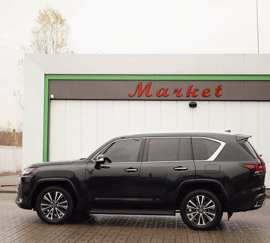 Черный Лексус ЛХ, объемом двигателя 3.35 л и пробегом 56 тыс. км за 116999 $, фото 10 на Automoto.ua