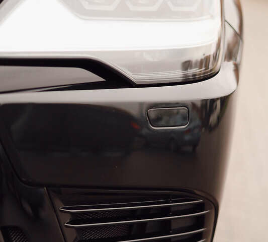 Черный Лексус ЛХ, объемом двигателя 3.35 л и пробегом 56 тыс. км за 116999 $, фото 12 на Automoto.ua