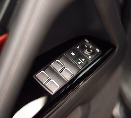 Черный Лексус ЛХ, объемом двигателя 3.35 л и пробегом 56 тыс. км за 116999 $, фото 17 на Automoto.ua