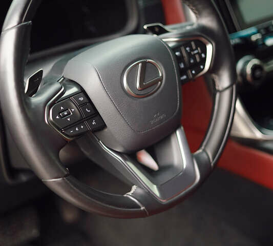 Черный Лексус ЛХ, объемом двигателя 3.35 л и пробегом 56 тыс. км за 116999 $, фото 14 на Automoto.ua