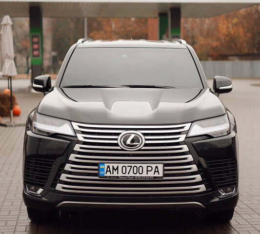 Черный Лексус ЛХ, объемом двигателя 3.35 л и пробегом 56 тыс. км за 116999 $, фото 9 на Automoto.ua