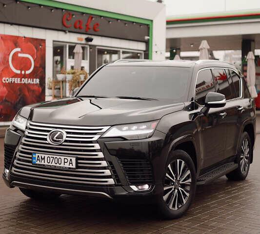 Черный Лексус ЛХ, объемом двигателя 3.35 л и пробегом 56 тыс. км за 116999 $, фото 3 на Automoto.ua