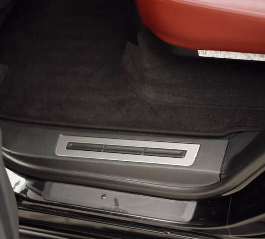 Черный Лексус ЛХ, объемом двигателя 3.35 л и пробегом 56 тыс. км за 116999 $, фото 21 на Automoto.ua