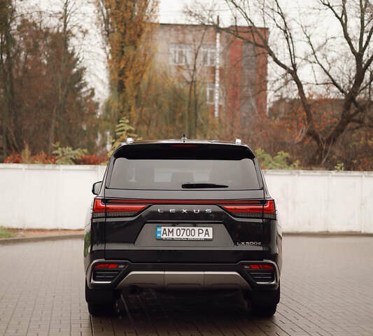 Черный Лексус ЛХ, объемом двигателя 3.35 л и пробегом 56 тыс. км за 116999 $, фото 8 на Automoto.ua