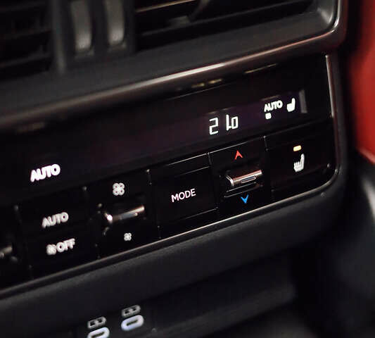 Черный Лексус ЛХ, объемом двигателя 3.35 л и пробегом 56 тыс. км за 116999 $, фото 31 на Automoto.ua