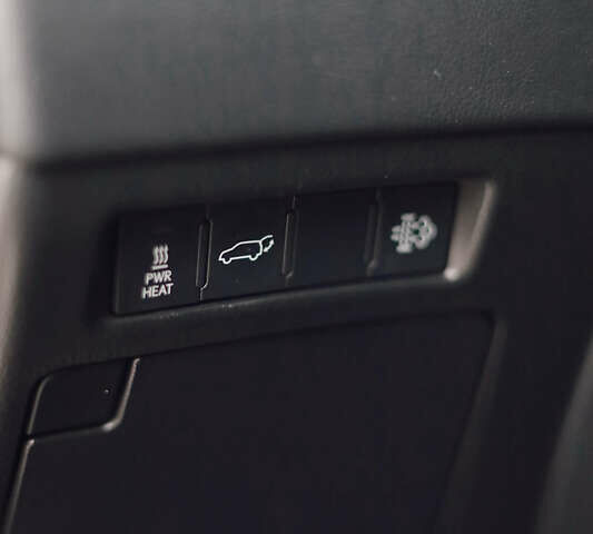 Черный Лексус ЛХ, объемом двигателя 3.35 л и пробегом 56 тыс. км за 116999 $, фото 25 на Automoto.ua