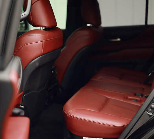 Черный Лексус ЛХ, объемом двигателя 3.35 л и пробегом 56 тыс. км за 116999 $, фото 19 на Automoto.ua