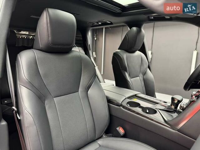 Черный Лексус ЛХ, объемом двигателя 3.4 л и пробегом 1 тыс. км за 148800 $, фото 63 на Automoto.ua