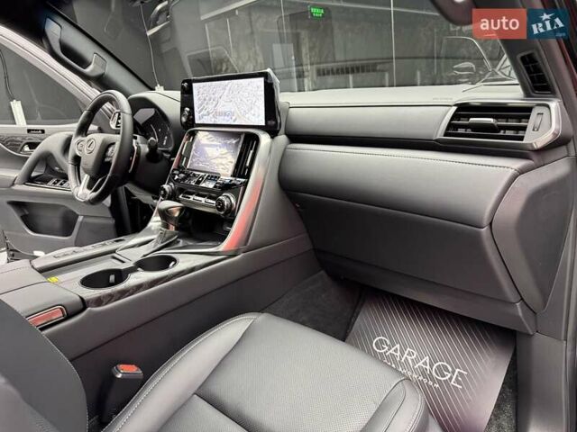 Черный Лексус ЛХ, объемом двигателя 3.4 л и пробегом 1 тыс. км за 148800 $, фото 65 на Automoto.ua