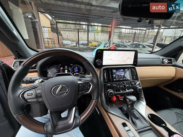 Чорний Лексус ЛХ, об'ємом двигуна 3.35 л та пробігом 8 тис. км за 135000 $, фото 4 на Automoto.ua