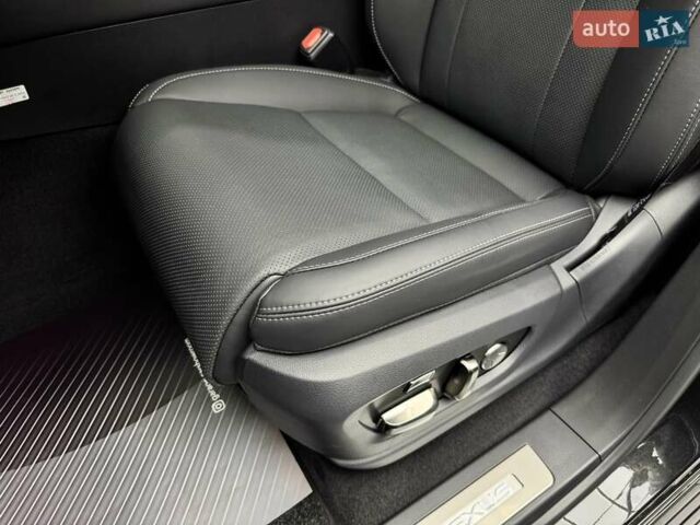 Черный Лексус ЛХ, объемом двигателя 3.4 л и пробегом 1 тыс. км за 148800 $, фото 32 на Automoto.ua