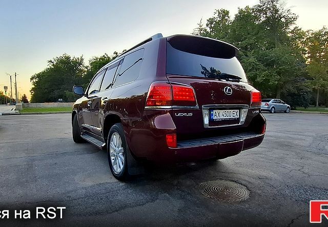 Червоний Лексус ЛХ, об'ємом двигуна 5.7 л та пробігом 245 тис. км за 26500 $, фото 3 на Automoto.ua