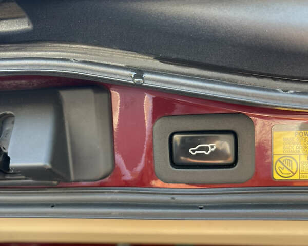 Лексус ЛХ 2011 в Львове на Automoto.ua Красный Лексус ЛХ, объемом двигателя 5.66 л и пробегом 235 тыс. км за 24900 $, фото 9 на Automoto.ua