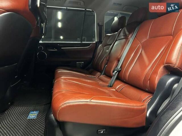 Красный Лексус ЛХ, объемом двигателя 5.7 л и пробегом 149 тыс. км за 74999 $, фото 16 на Automoto.ua