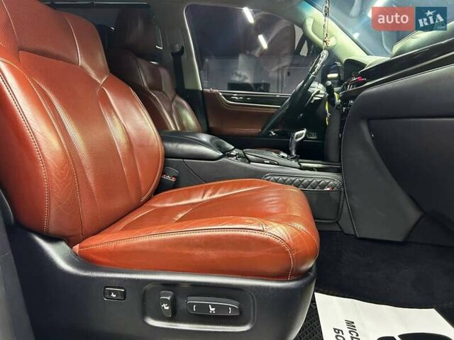 Красный Лексус ЛХ, объемом двигателя 5.7 л и пробегом 149 тыс. км за 74999 $, фото 13 на Automoto.ua