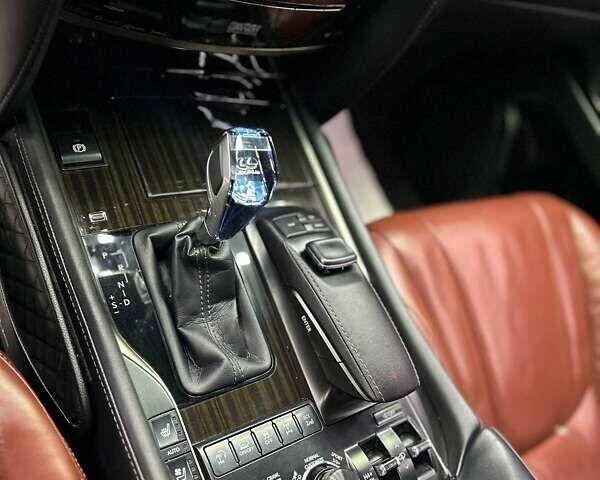 Красный Лексус ЛХ, объемом двигателя 5.7 л и пробегом 149 тыс. км за 74999 $, фото 12 на Automoto.ua