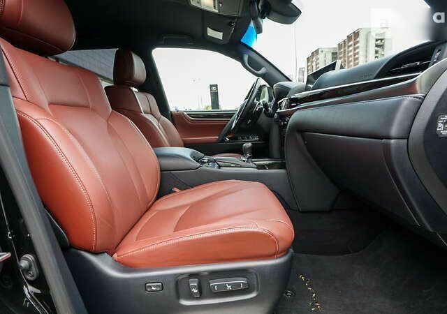 Лексус ЛХ, объемом двигателя 4.5 л и пробегом 44 тыс. км за 88690 $, фото 5 на Automoto.ua