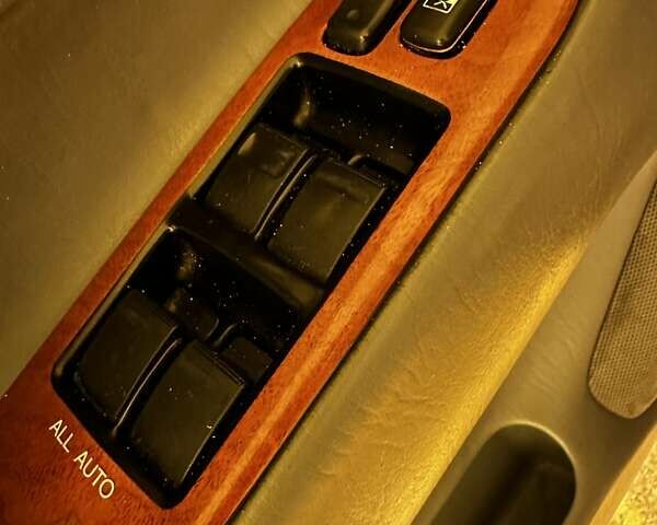 Лексус ЛХ, объемом двигателя 0 л и пробегом 347 тыс. км за 15000 $, фото 5 на Automoto.ua