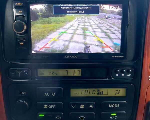 Лексус ЛХ, объемом двигателя 4.66 л и пробегом 258 тыс. км за 10700 $, фото 9 на Automoto.ua