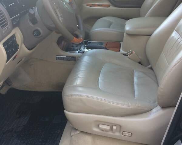 Лексус ЛХ, объемом двигателя 0 л и пробегом 286 тыс. км за 13850 $, фото 16 на Automoto.ua