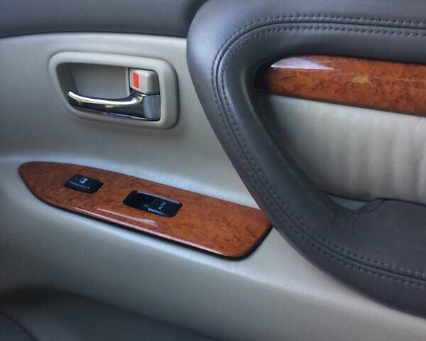 Лексус ЛХ, объемом двигателя 0 л и пробегом 286 тыс. км за 13850 $, фото 14 на Automoto.ua
