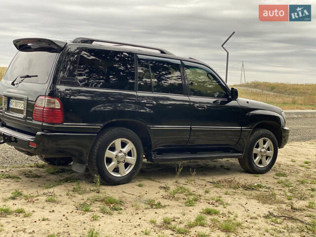 Лексус ЛХ, объемом двигателя 4.67 л и пробегом 268 тыс. км за 16450 $, фото 2 на Automoto.ua