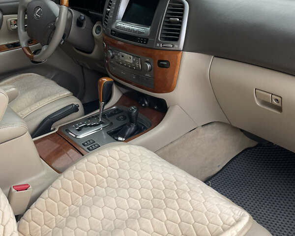 Лексус ЛХ, объемом двигателя 4.66 л и пробегом 260 тыс. км за 17666 $, фото 12 на Automoto.ua