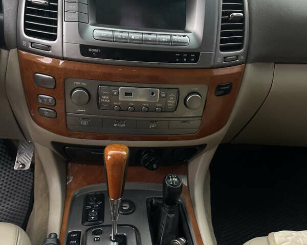 Лексус ЛХ, объемом двигателя 4.66 л и пробегом 260 тыс. км за 17666 $, фото 7 на Automoto.ua