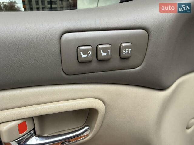 Лексус ЛХ 2006 у Києві на Automoto.ua Лексус ЛХ, об'ємом двигуна 4.67 л та пробігом 216 тис. км за 17999 $, фото 22 на Automoto.ua