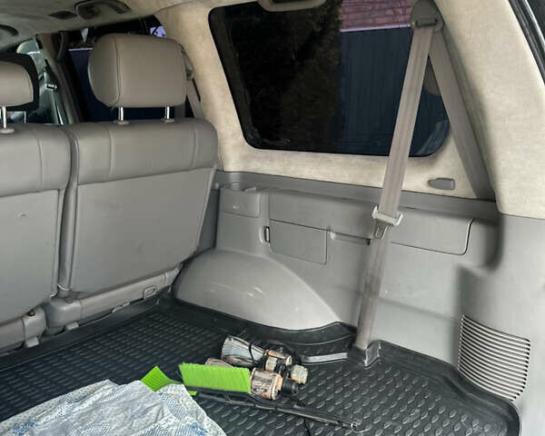 Лексус ЛХ, объемом двигателя 0 л и пробегом 310 тыс. км за 13500 $, фото 24 на Automoto.ua