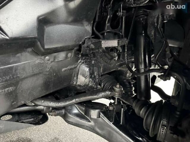 Лексус ЛХ, объемом двигателя 0 л и пробегом 345 тыс. км за 21000 $, фото 29 на Automoto.ua