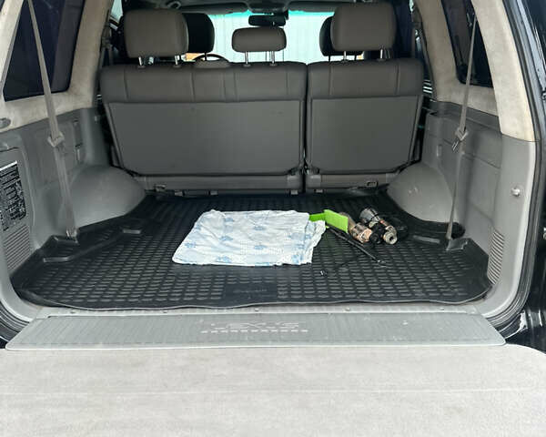 Лексус ЛХ, объемом двигателя 0 л и пробегом 310 тыс. км за 13500 $, фото 26 на Automoto.ua