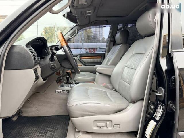 Лексус ЛХ, объемом двигателя 0 л и пробегом 345 тыс. км за 21000 $, фото 8 на Automoto.ua