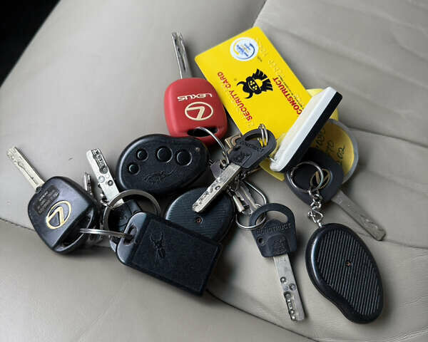 Лексус ЛХ 2006 у Києві на Automoto.ua Лексус ЛХ, об'ємом двигуна 4.67 л та пробігом 216 тис. км за 17999 $, фото 28 на Automoto.ua