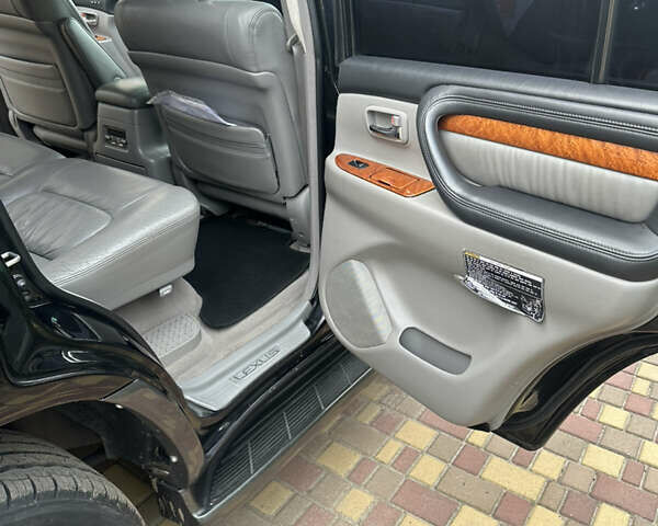 Лексус ЛХ, объемом двигателя 0 л и пробегом 310 тыс. км за 13500 $, фото 7 на Automoto.ua