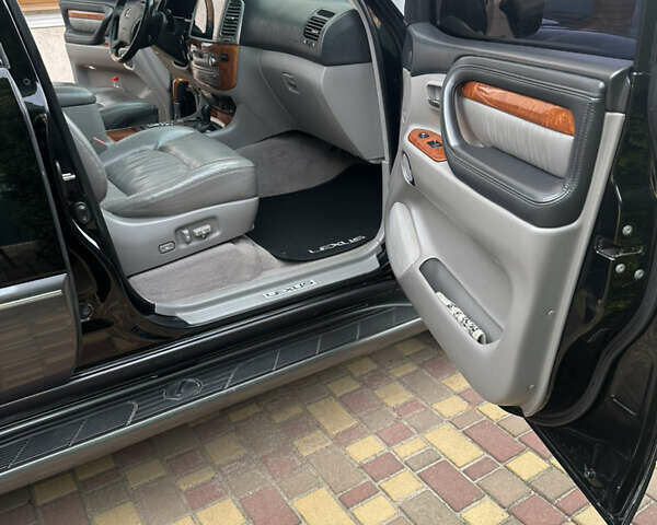 Лексус ЛХ, объемом двигателя 0 л и пробегом 310 тыс. км за 13500 $, фото 8 на Automoto.ua