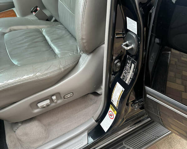 Лексус ЛХ, объемом двигателя 0 л и пробегом 310 тыс. км за 13500 $, фото 11 на Automoto.ua