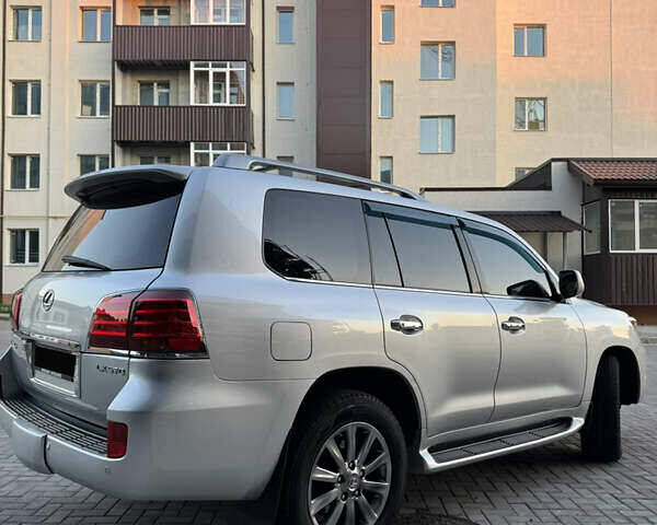 Лексус ЛХ, объемом двигателя 5.66 л и пробегом 250 тыс. км за 20999 $, фото 7 на Automoto.ua