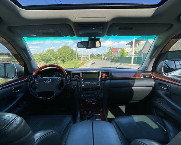 Лексус ЛХ, объемом двигателя 5.66 л и пробегом 314 тыс. км за 23000 $, фото 8 на Automoto.ua