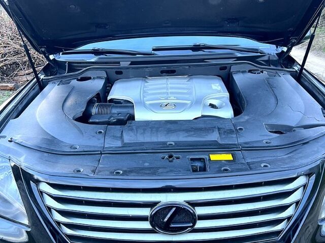 Лексус ЛХ, объемом двигателя 5.7 л и пробегом 300 тыс. км за 24000 $, фото 10 на Automoto.ua