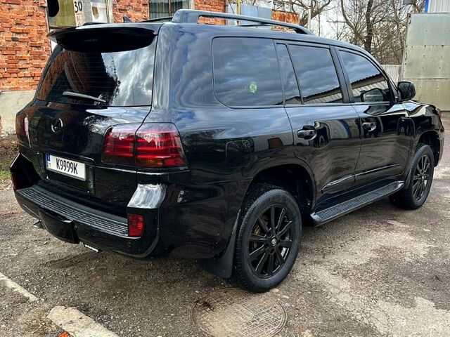 Лексус ЛХ, объемом двигателя 5.7 л и пробегом 300 тыс. км за 24000 $, фото 3 на Automoto.ua