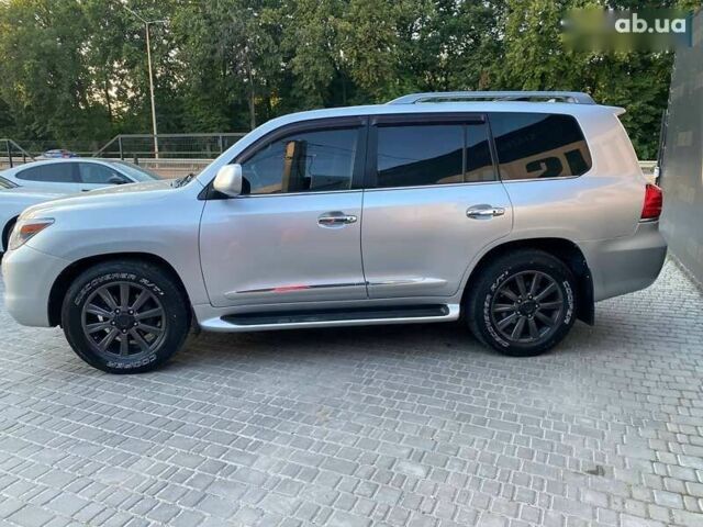 Лексус ЛХ, объемом двигателя 0 л и пробегом 300 тыс. км за 20500 $, фото 5 на Automoto.ua