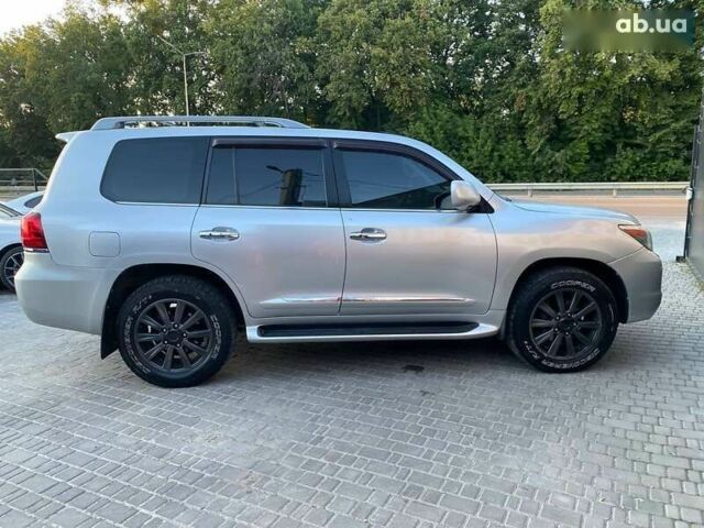 Лексус ЛХ, объемом двигателя 0 л и пробегом 300 тыс. км за 20500 $, фото 10 на Automoto.ua