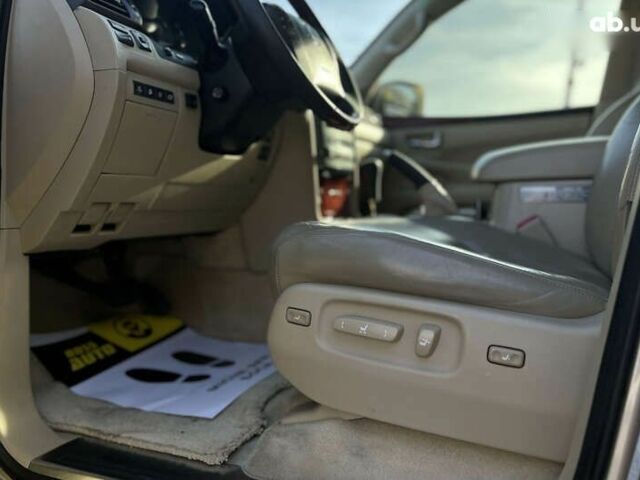 Лексус ЛХ, объемом двигателя 0 л и пробегом 359 тыс. км за 23500 $, фото 16 на Automoto.ua