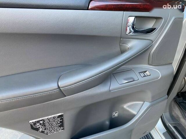 Лексус ЛХ, объемом двигателя 0 л и пробегом 300 тыс. км за 20500 $, фото 29 на Automoto.ua