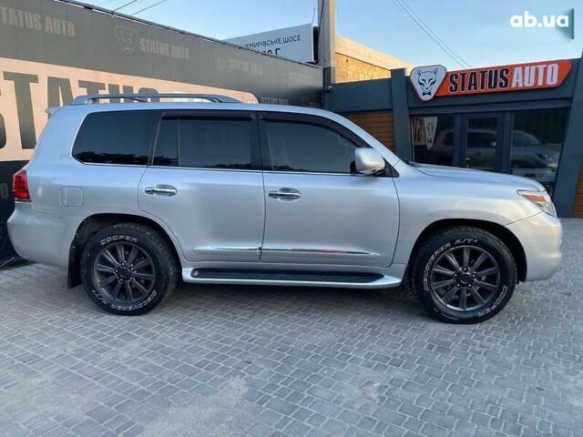 Лексус ЛХ, объемом двигателя 0 л и пробегом 300 тыс. км за 20500 $, фото 4 на Automoto.ua